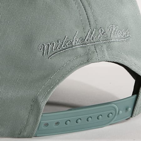 Mitchell and Ness - Casquette Team Logo Low Pro Chicago Bulls Vert Clair