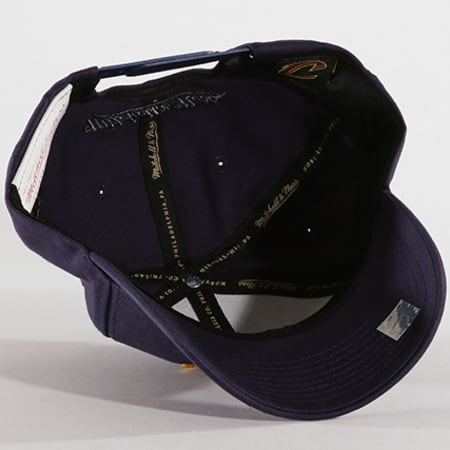 Mitchell and Ness - Casquette Team Logo Low Pro Cleveland Cavaliers Violet