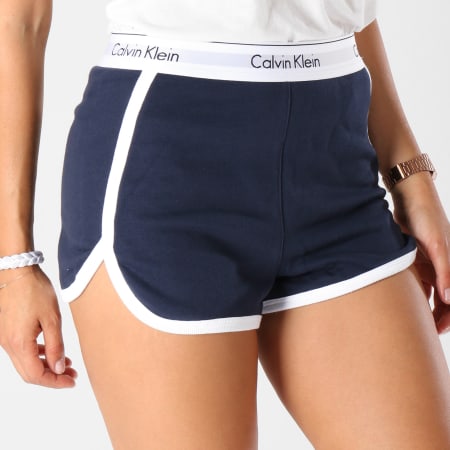 Calvin Klein - Short Jogging Femme QS5982E Bleu Marine Blanc