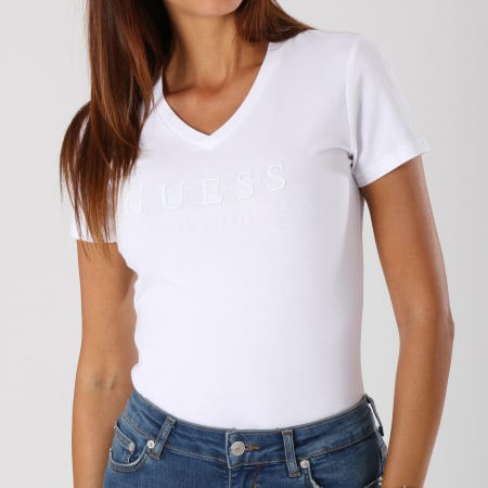 Guess - Tee Shirt Femme W84I59K7WC0 Blanc