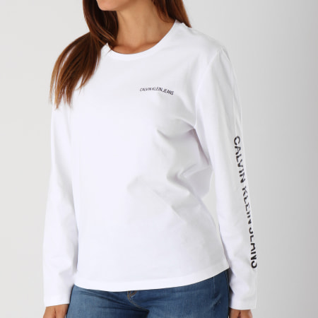 Calvin Klein - Tee Shirt Femme Institutional Relax 8599 Blanc
