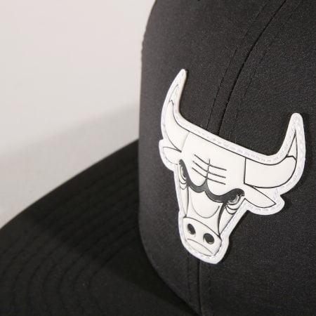 Mitchell and Ness - Casquette Snapback Check Chicago Bulls Noir