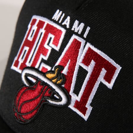 Mitchell and Ness - Casquette Team Arch Pinch Panel Miami Heat Noir