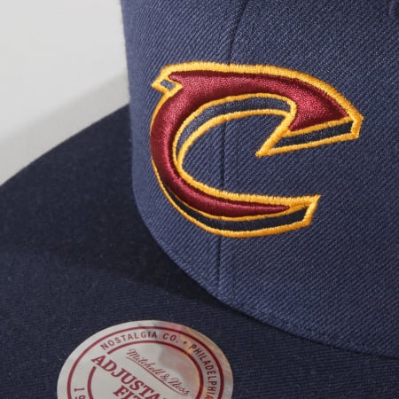 Mitchell and Ness - Casquette Snapback Solid Cleveland Cavaliers Bleu Marine