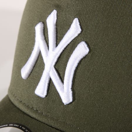New Era - Casquette Trucker League Essential MLB New York Yankees 80635928 Vert Kaki Noir