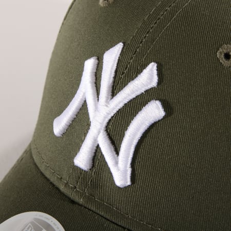 New Era - Casquette Femme League Essential 940 MLB New York Yankees Vert Kaki