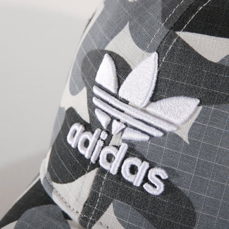 Adidas Originals - Casquette Classic DH1016 Gris Camouflage