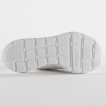 Adidas Originals - Baskets Femme Swift Run B37719 Footwear White Crystal White