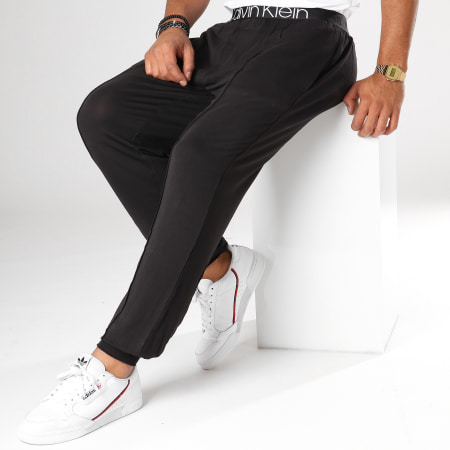 Calvin Klein - Pantalon Jogging NM1554E Noir Blanc