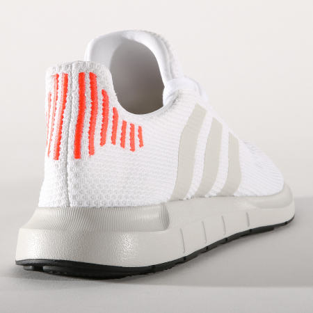 Adidas Originals - Baskets Swift Run B37731 Footwear White Core Black Grey One