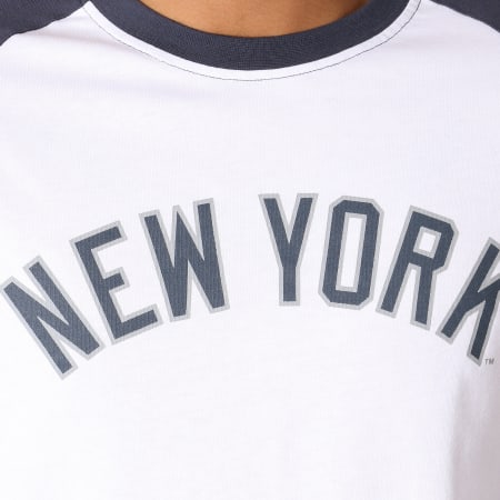 Majestic Athletic - Tee Shirt Manches Longues Eldon MLB New York Yankees Blanc Bleu Marine