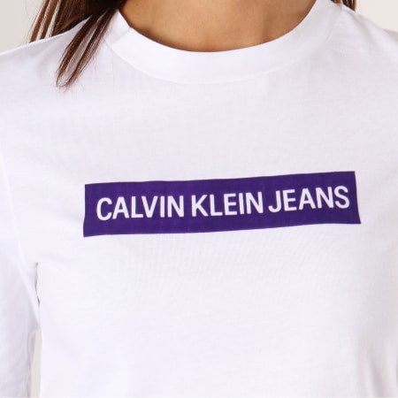 Calvin Klein - Tee Shirt Crop Manches Longues Femme Institutional Box 8880 Blanc