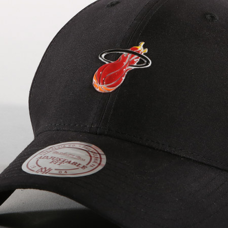 Mitchell and Ness - Casquette Miami Heat INTL246 Noir