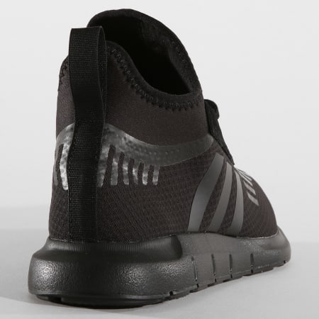 Adidas Originals - Baskets Swift Run Barrier B42233 Core Black 