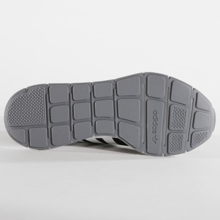 Adidas Originals - Baskets Swift Run Barrier B37701 Core Black Footwear White Grey