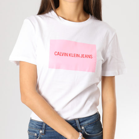 Calvin Klein - Tee Shirt Femme Institutional Box Slim Blanc Rose