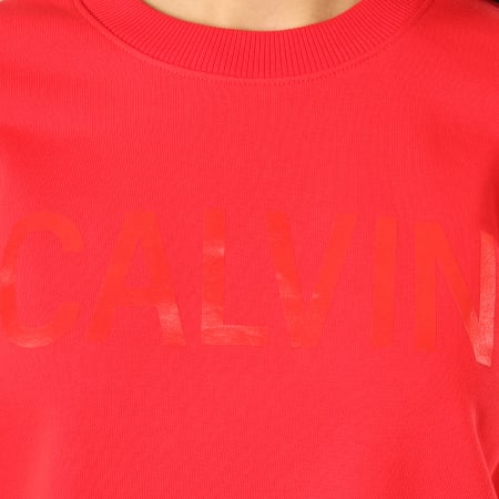 Calvin Klein - Sweat Crewneck Femme Boxy Satin Bonded Rouge
