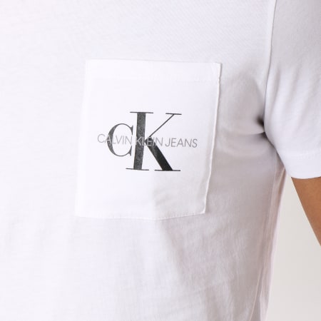 Calvin Klein - Tee Shirt Poche Monogram Pocket Slim 1023 Blanc
