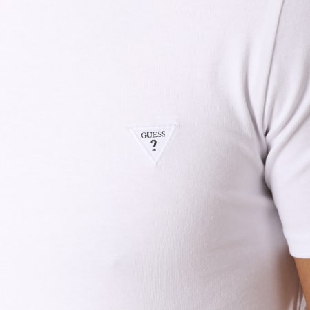 Guess - Tee Shirt M91I30-J1300 Blanc
