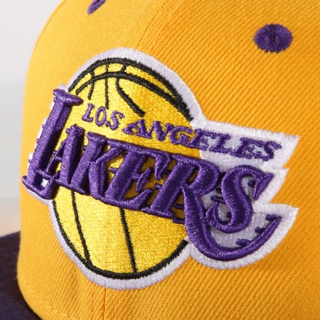 New Era - Casquette Snapback Los Angeles Lakers 70423520 Jaune Violet