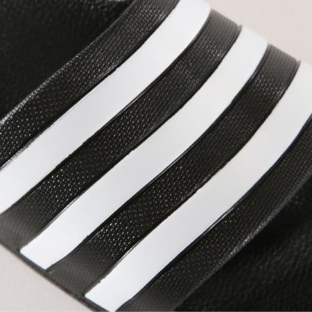 Adidas Originals - Claquettes Adilette F35543 Noir Blanc