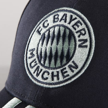 Rare Vintage FC Bayern München Leather Jacket Size X