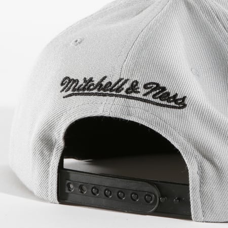 Mitchell and Ness - Casquette Snapback Cleveland Cavaliers BH78DX Gris Noir