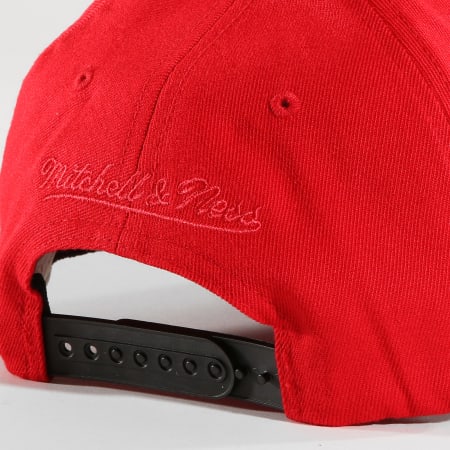 Mitchell and Ness - Casquette Chicago Bulls INTL266 Rouge Noir 