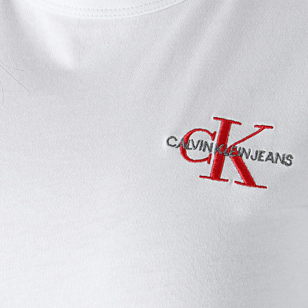 Calvin Klein - Tee Shirt Femme Monogram Embroidery 0581 Blanc