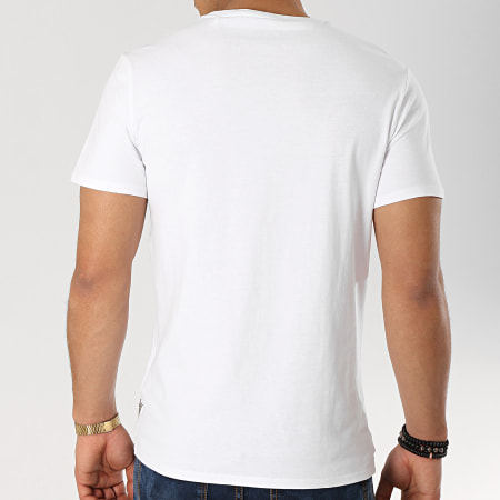Guess - Tee Shirt M92I22J1300 Blanc