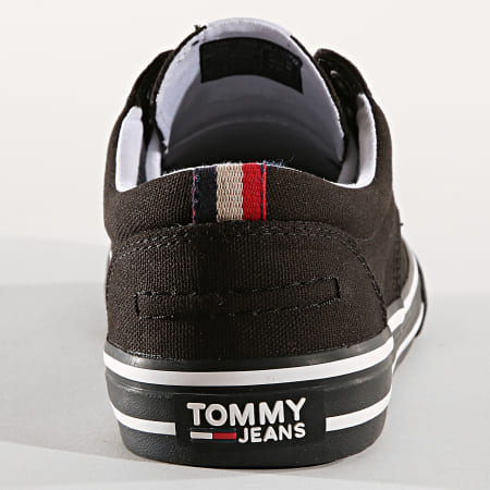 Tommy Hilfiger - Baskets EM0EM00001 990 Black