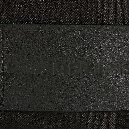 Calvin Klein - Sacoche Sport Essential 4508 Noir