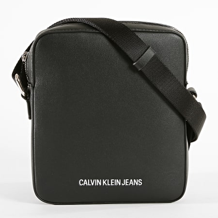 Calvin Klein - Sacoche Smooth Essentials Micro Flat 4528 Noir