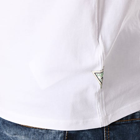 Guess - Tee Shirt M92I24-J1300 Blanc Vert