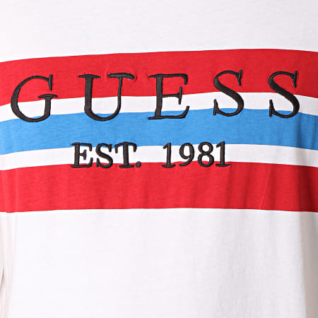Guess - Tee Shirt M92I61-K8G30 Blanc Rouge Bleu Clair