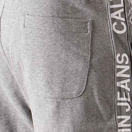 Calvin Klein - Short Jogging Avec Bandes Side Institutionnal 2250 Gris Chiné Blanc 