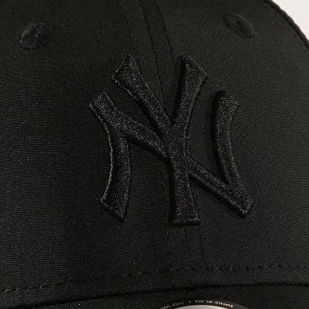 New Era - Casquette Feather Perf 940 New York Yankees Noir