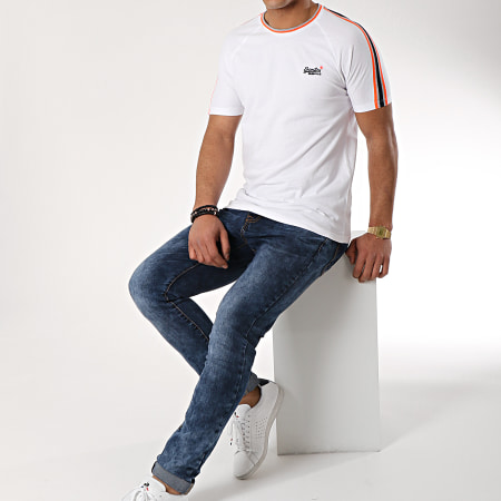 Superdry - Tee Shirt Avec Bandes Orange Label Tipped Sport M10106ET Blanc