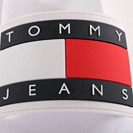 Tommy Jeans - Claquettes Flag EM0EM00284 Blanc