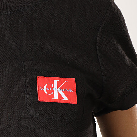 Calvin Klein - Tee Shirt Poche Crop Femme QS6252E Noir
