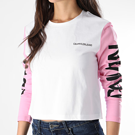 Calvin Klein - Tee Shirt Crop Manches Longues Femme Back Logo 0796 Blanc Rose