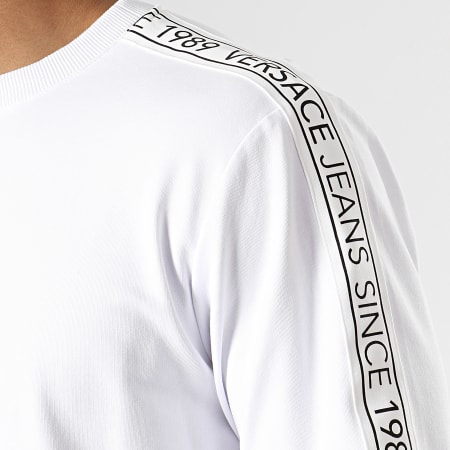 Versace Jeans Couture - Sweat Crewneck Avec Bandes Logo Tape B7GTB7F9-13850 Blanc Noir