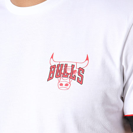 New Era - Tee Shirt Script Piping Chicago Bulls 11935234 Blanc 