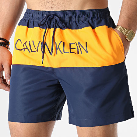 Calvin Klein - Short De Bain Medium Drawstring Block 0293 Bleu Marine Orange