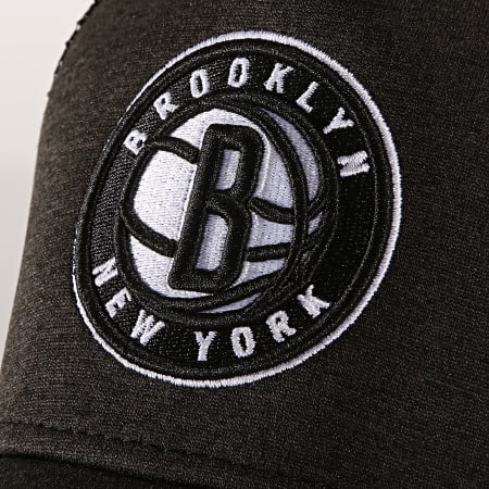 New Era - Casquette Trucker Shadow Tech Brooklyn Nets Noir