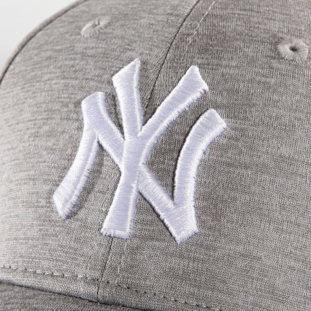 New Era - Casquette 9Forty Shadow Tech New York Yankees Gris Chiné