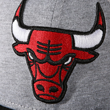 New Era - Casquette Snapback 9Fifty Shadow Tech Chicago Bulls Gris Chiné