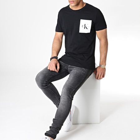 Calvin Klein - Tee Shirt Poche Monogram 2993 Noir Blanc