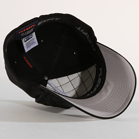 Urban Classics - Casquette Fitted Diamond Quilted Noir