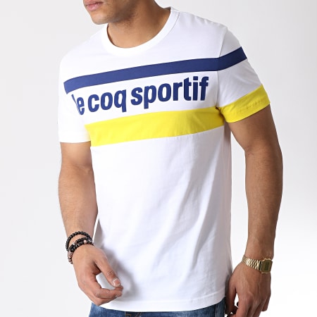 Le Coq Sportif - Tee Shirt ESS Saison N2 Blanc Bleu Marine Jaune